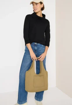 Shirt mit großem Kragen