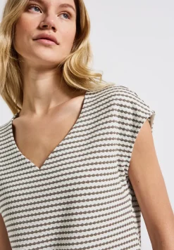 Shirt mit Herzausschnitt