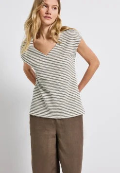 Shirt mit Herzausschnitt