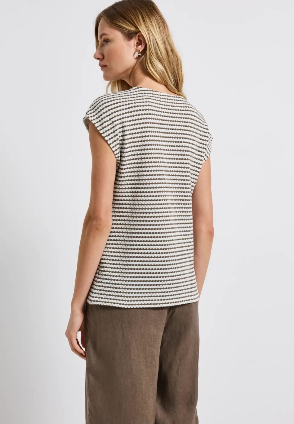 Shirt mit Herzausschnitt