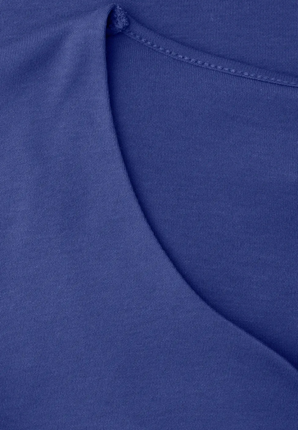 Shirt mit Herzausschnitt
