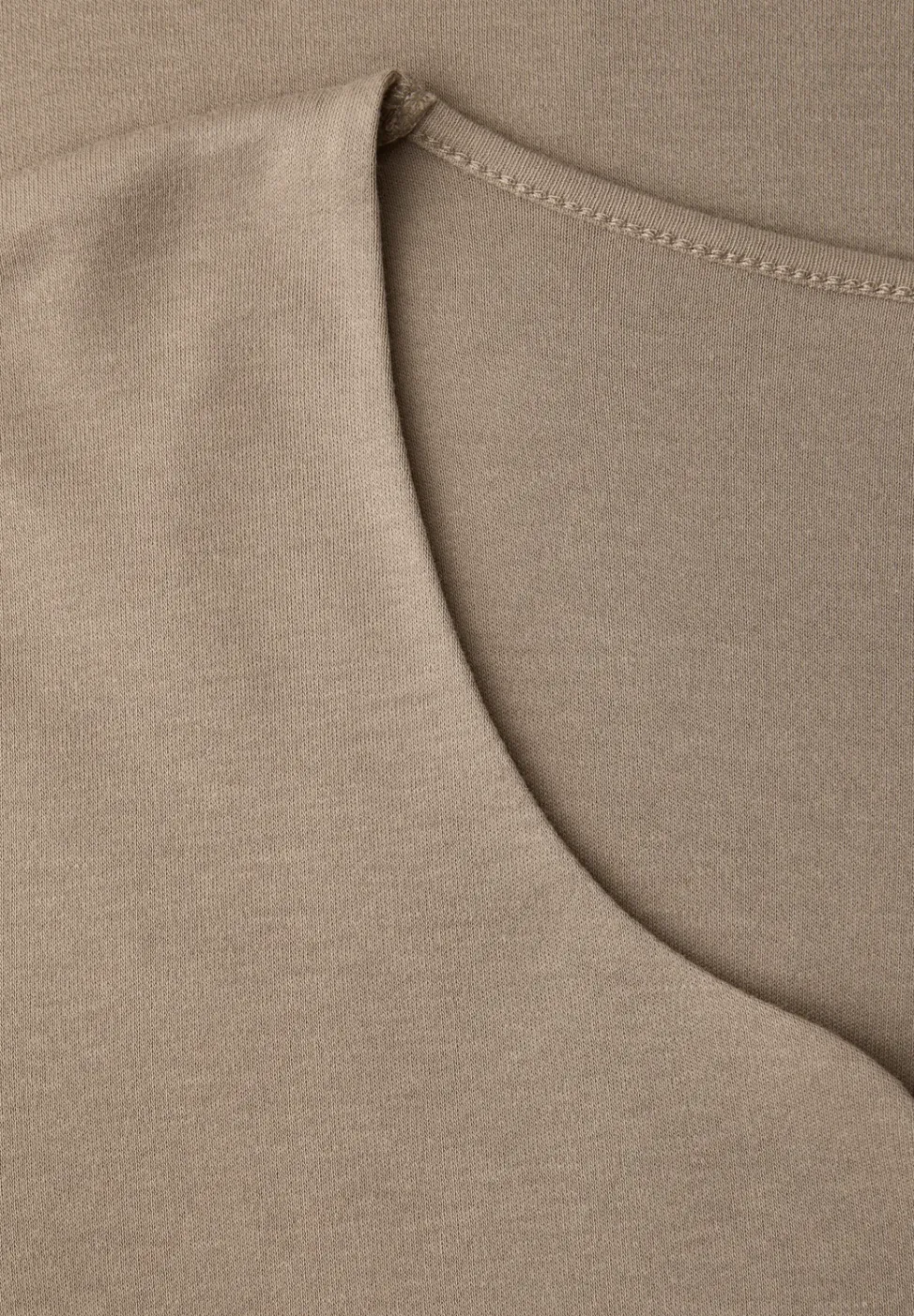 Shirt mit Herzausschnitt