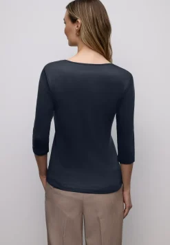 Shirt mit Herzausschnitt