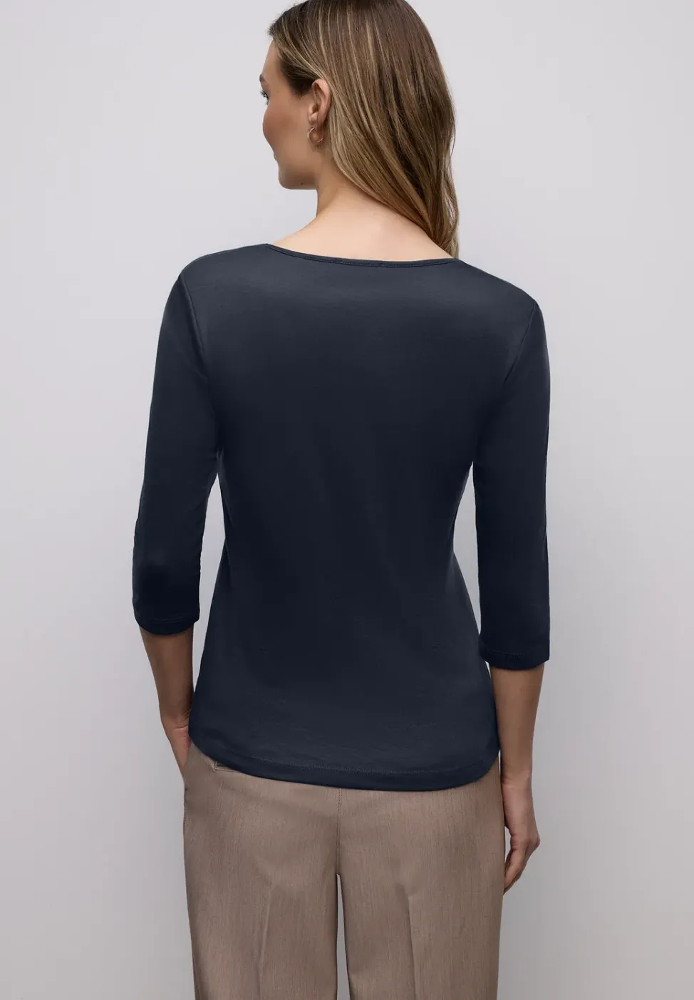 Shirt mit Herzausschnitt