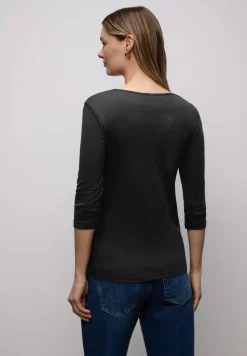 Shirt mit Herzausschnitt