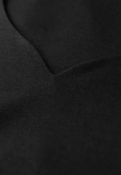 Shirt mit Herzausschnitt