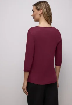 Shirt mit Herzausschnitt
