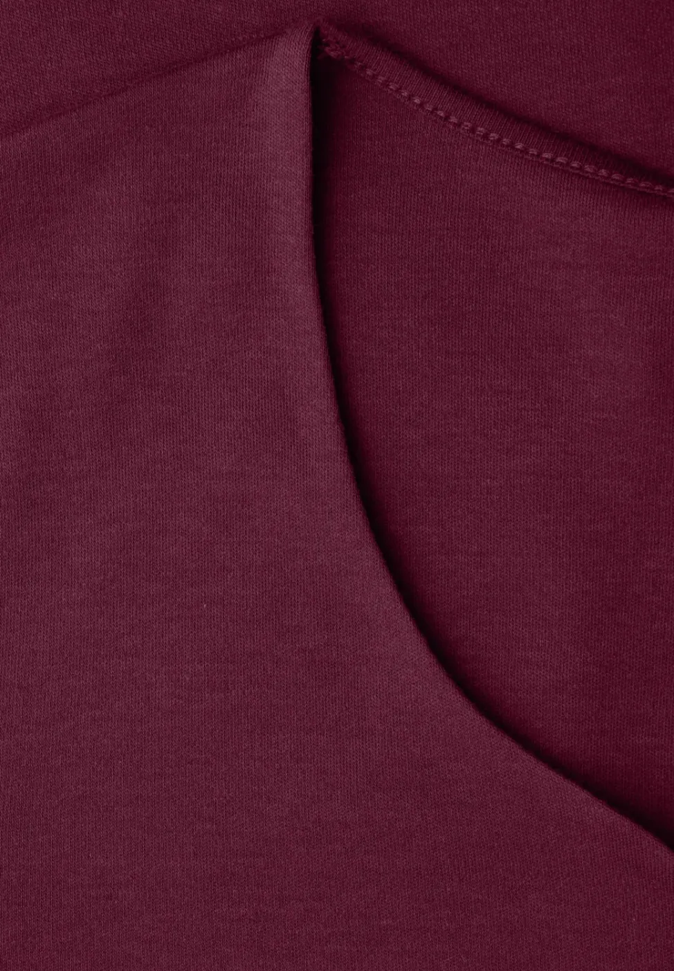Shirt mit Herzausschnitt
