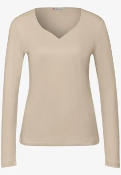 Shirt mit Herzausschnitt
