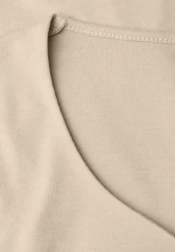 Shirt mit Herzausschnitt