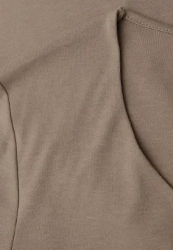 Shirt mit Herzausschnitt