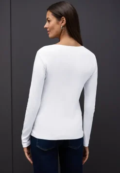 Shirt mit Herzausschnitt