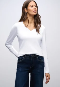 Shirt mit Herzausschnitt