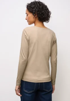 Shirt mit Herzausschnitt