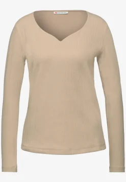 Shirt mit Herzausschnitt