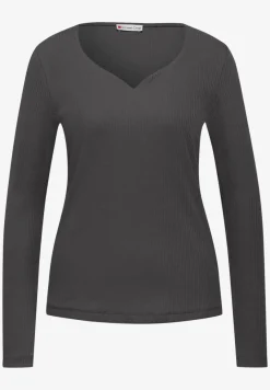 Shirt mit Herzausschnitt