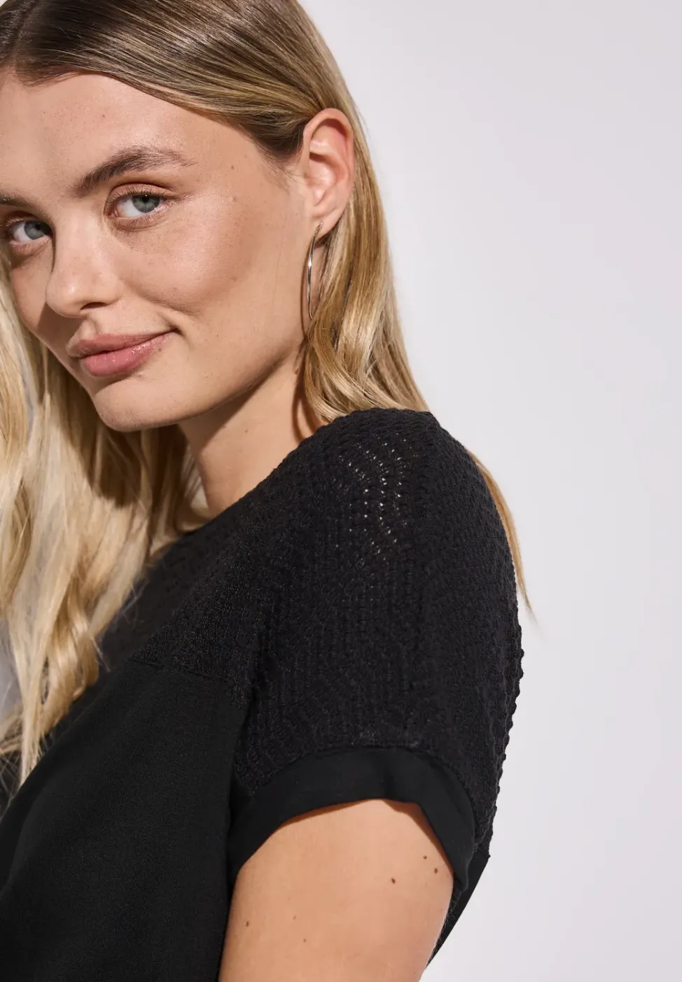 Shirt mit Lochmusterdetail
