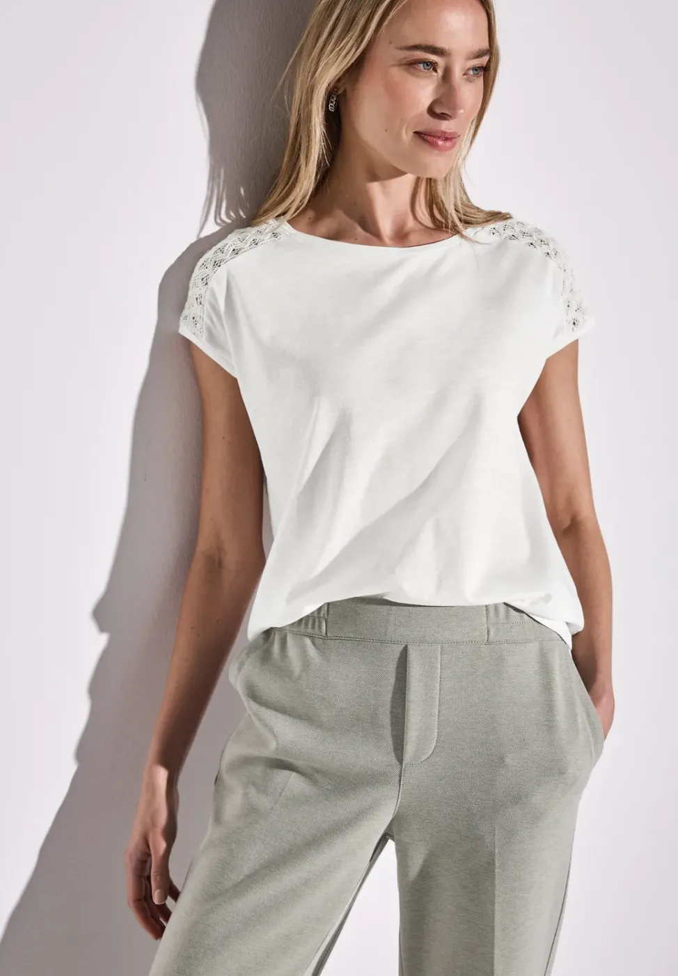 Shirt mit Spitzendetail