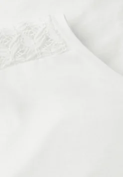 Shirt mit Spitzendetail