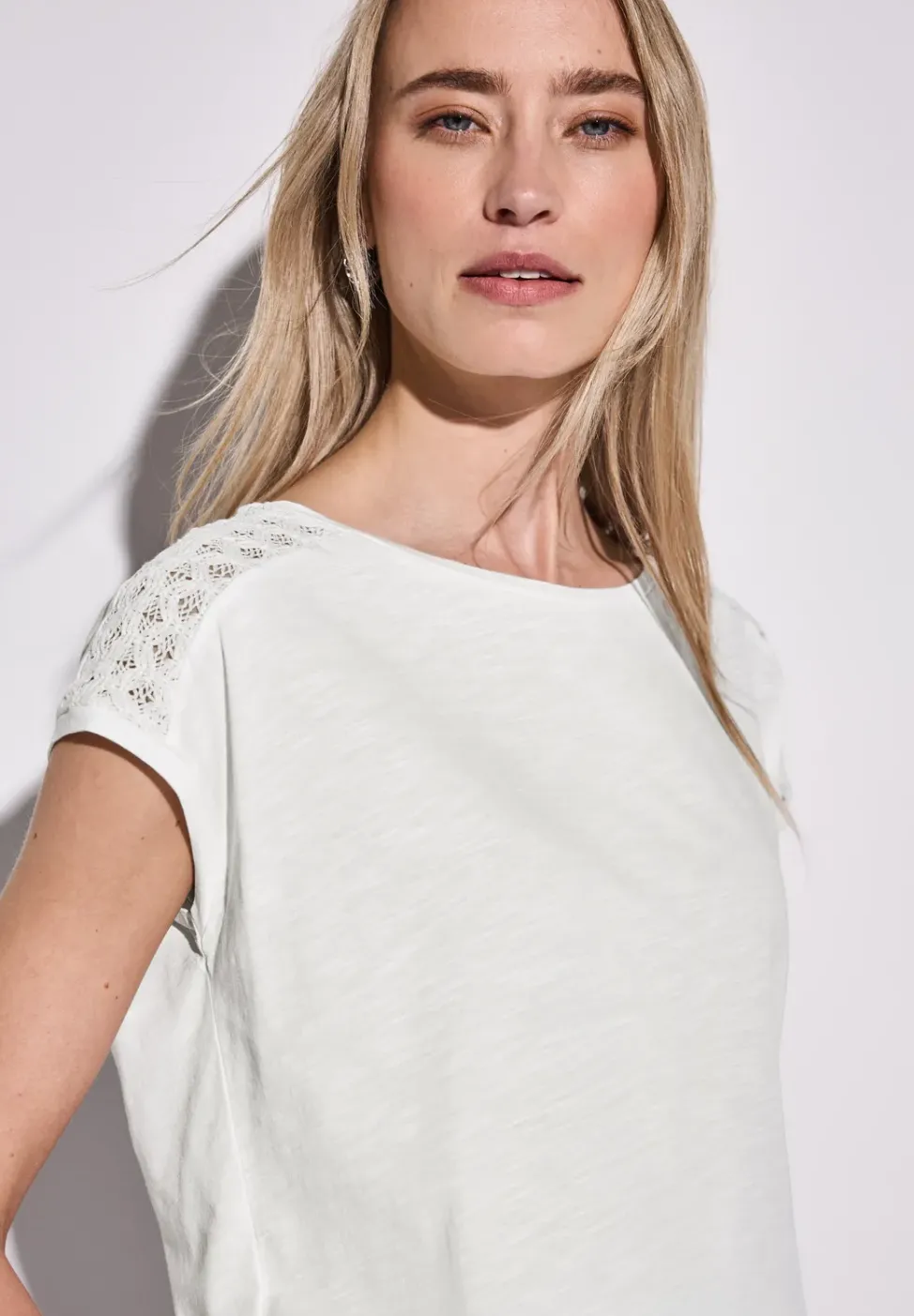Shirt mit Spitzendetail