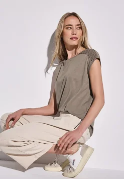 Shirt mit Spitzendetail