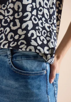 Shirt mit Spitzendetail und Leo-Print