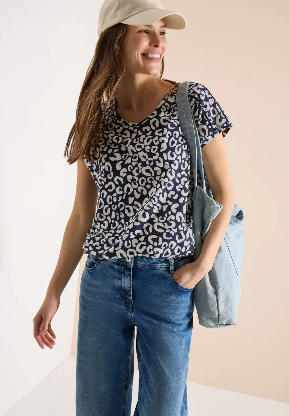 Shirt mit Spitzendetail und Leo-Print