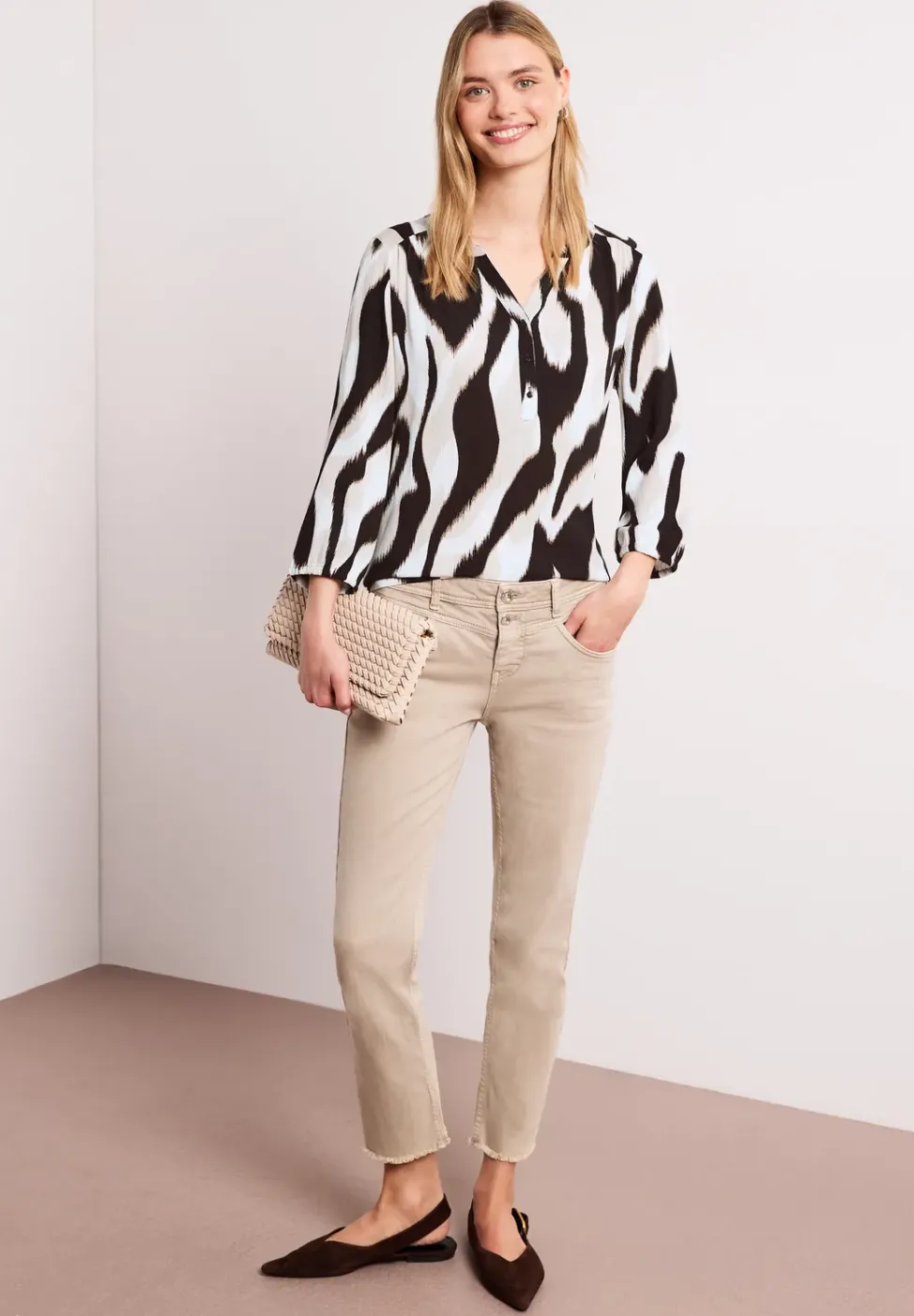 Shirt mit Split Neck und Strukturmix