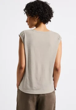 Shirt mit Stickdetails
