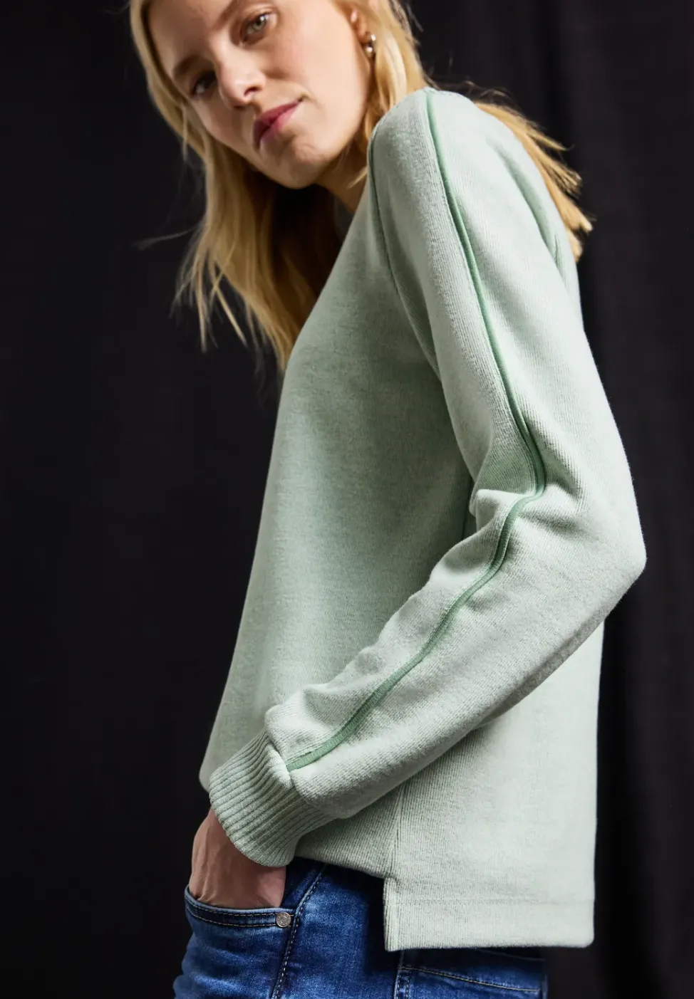 Shirt mit Tape Details