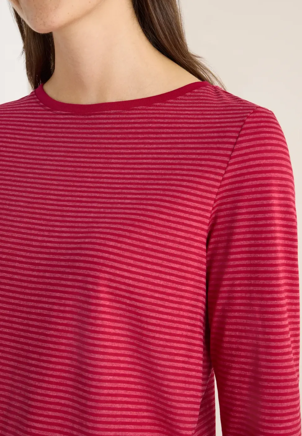 Shirt mit tonalen Streifen