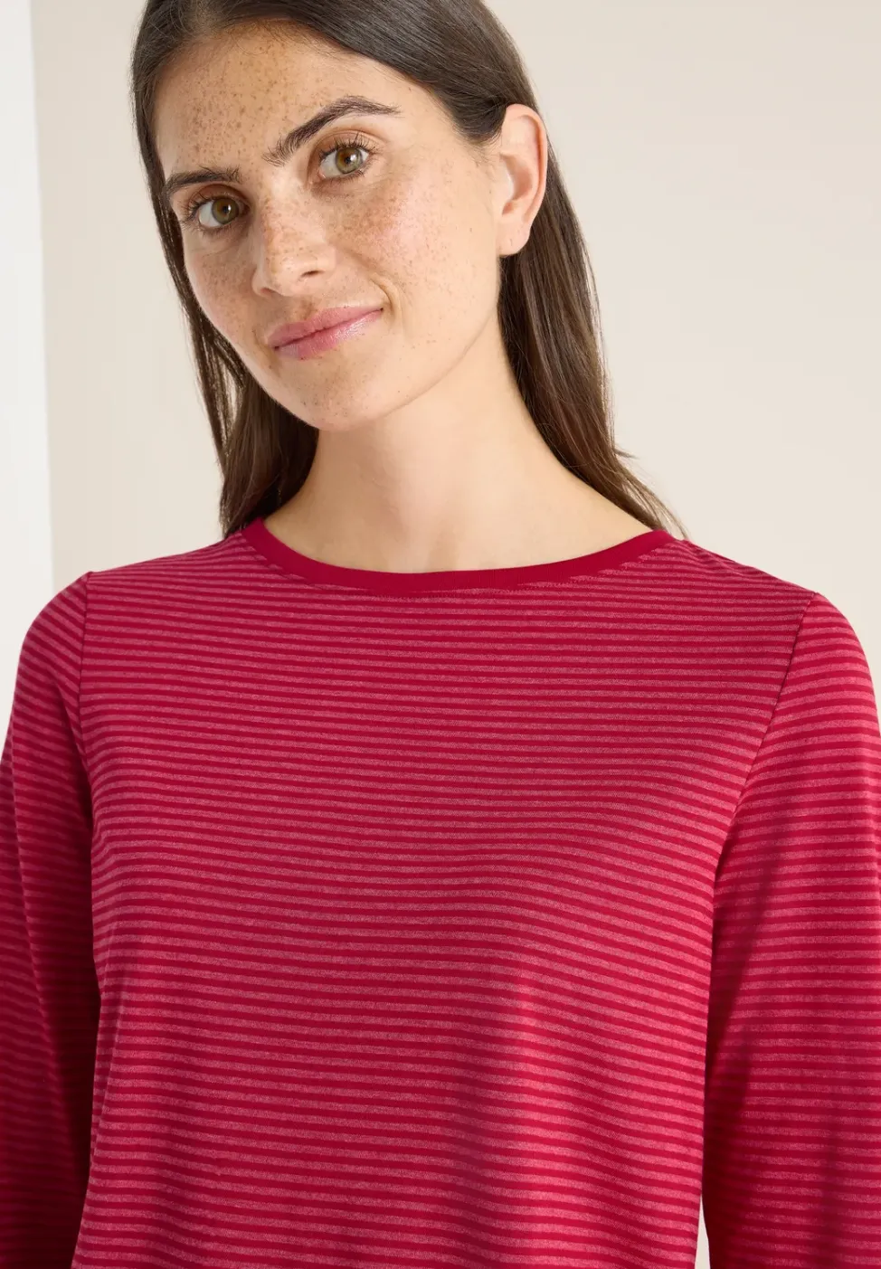 Shirt mit tonalen Streifen