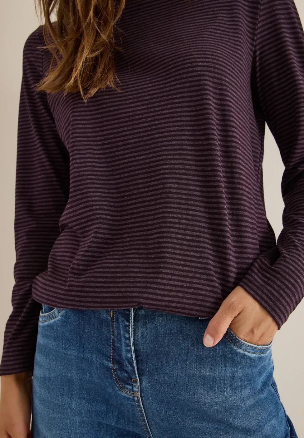 Shirt mit tonalen Streifen