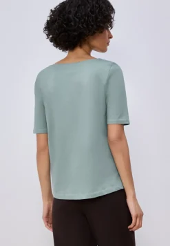Shirt mit U-Boot-Ausschnitt