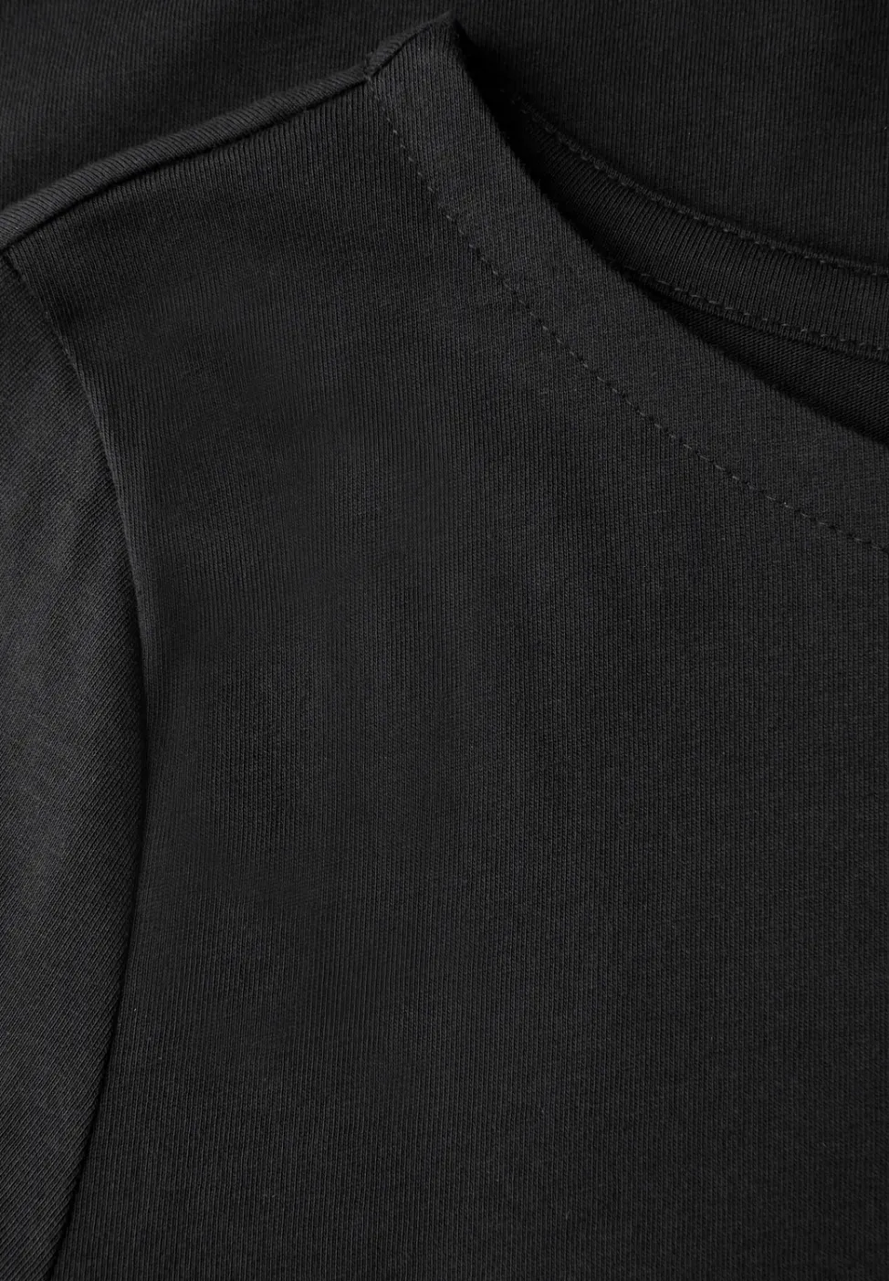 Shirt mit U-Boot-Ausschnitt