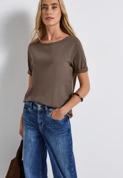 Shirt mit U-Boot-Ausschnitt