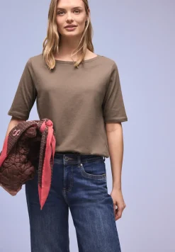 Shirt mit U-Boot-Ausschnitt