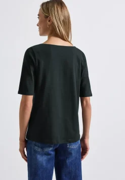 Shirt mit U-Boot-Ausschnitt
