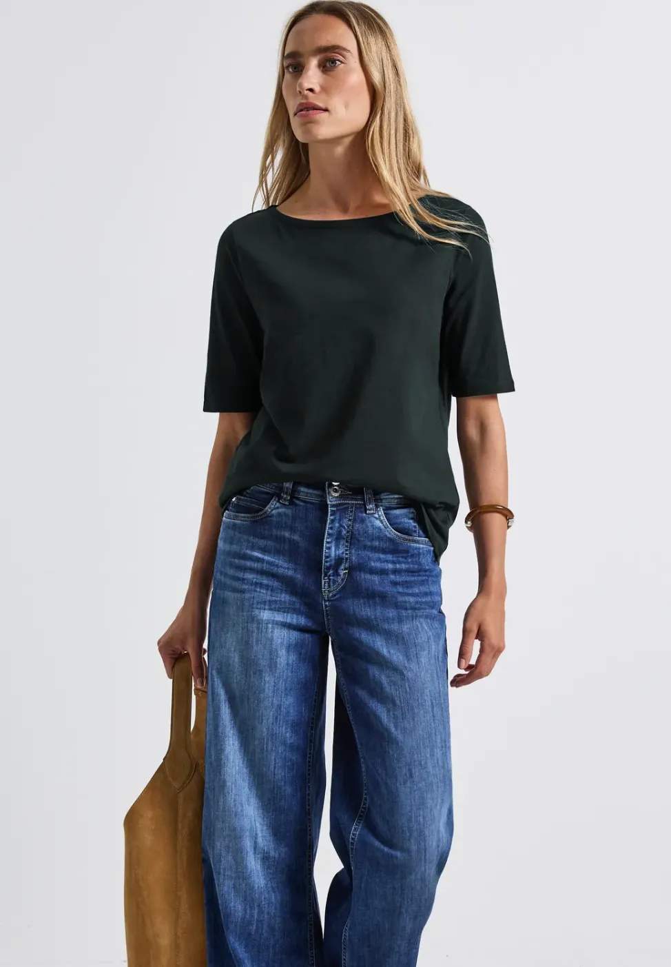 Shirt mit U-Boot-Ausschnitt