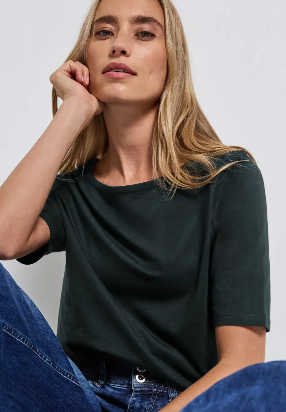 Shirt mit U-Boot-Ausschnitt