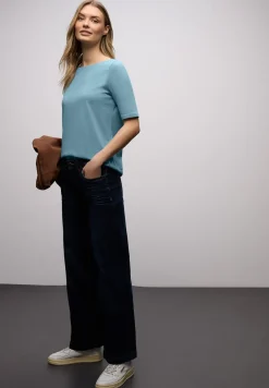 Shirt mit U-Boot-Ausschnitt