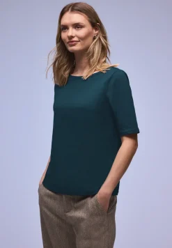 Shirt mit U-Boot-Ausschnitt