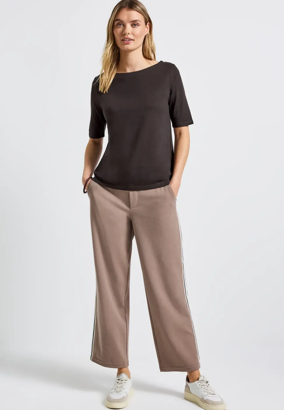 Shirt mit U-Boot-Ausschnitt