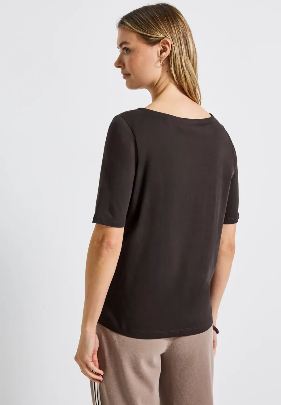 Shirt mit U-Boot-Ausschnitt