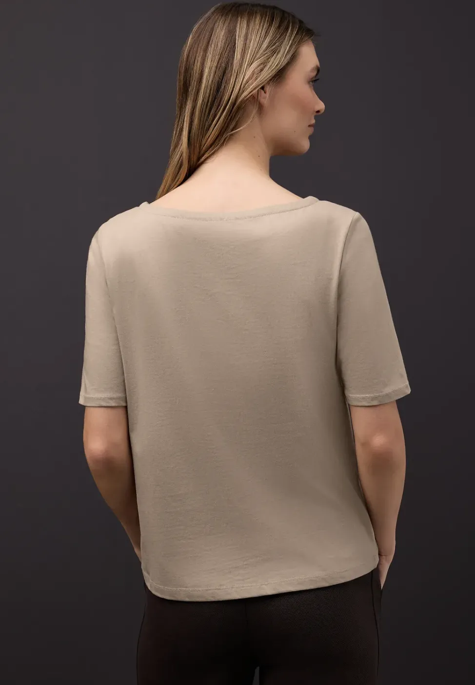 Shirt mit U-Boot-Ausschnitt