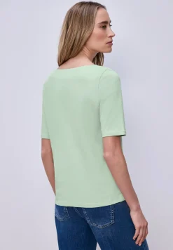Shirt mit U-Boot-Ausschnitt
