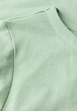 Shirt mit U-Boot-Ausschnitt