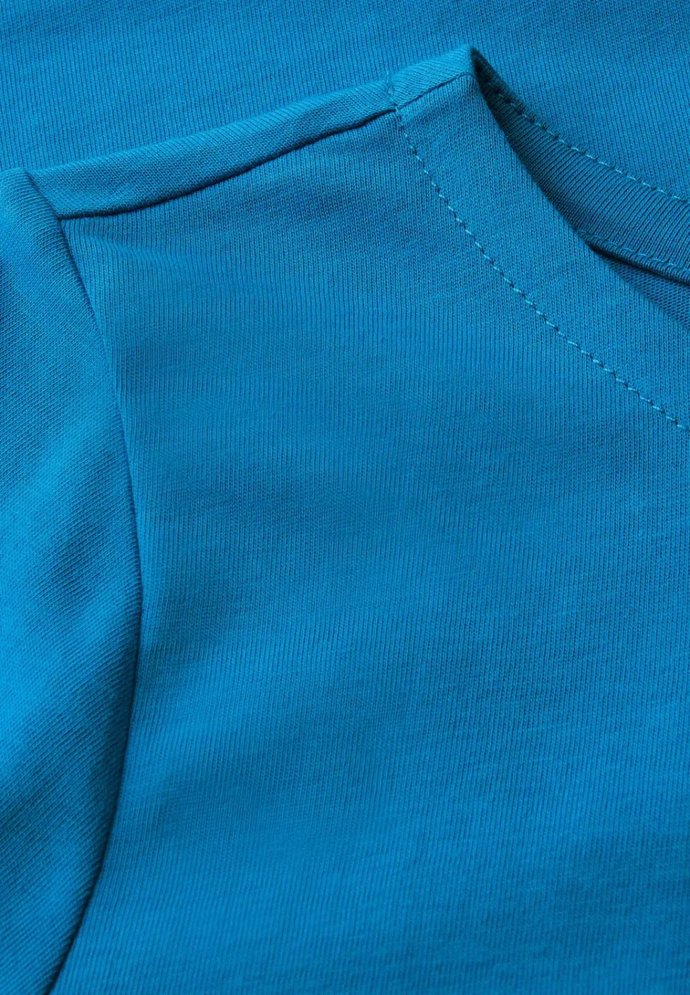 Shirt mit U-Boot-Ausschnitt