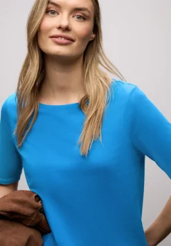 Shirt mit U-Boot-Ausschnitt