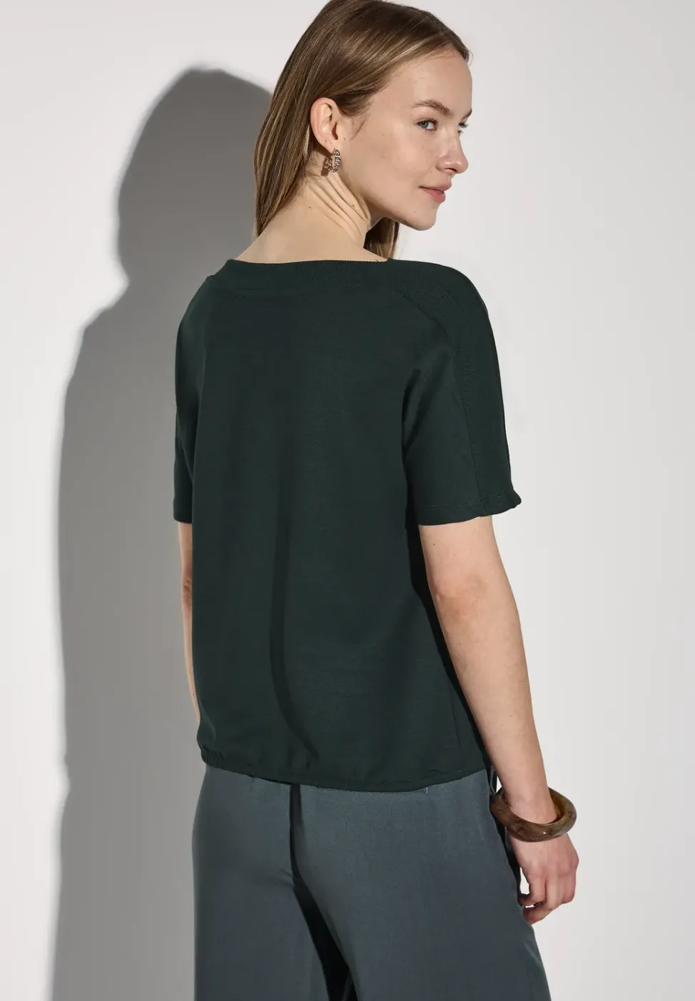 Shirt mit U-Boot-Ausschnitt